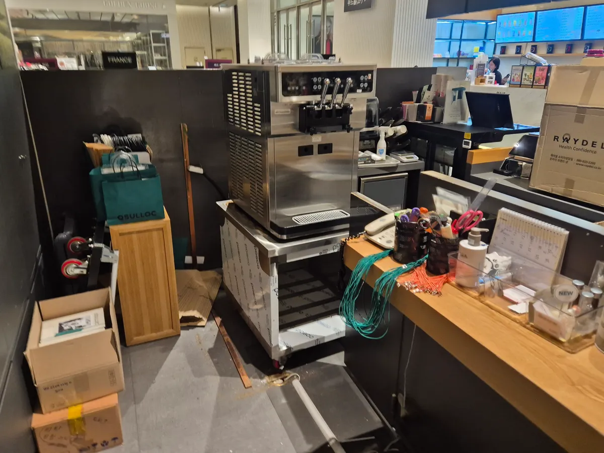 카페 아이스크림기계 반출 수리 2번째 사진