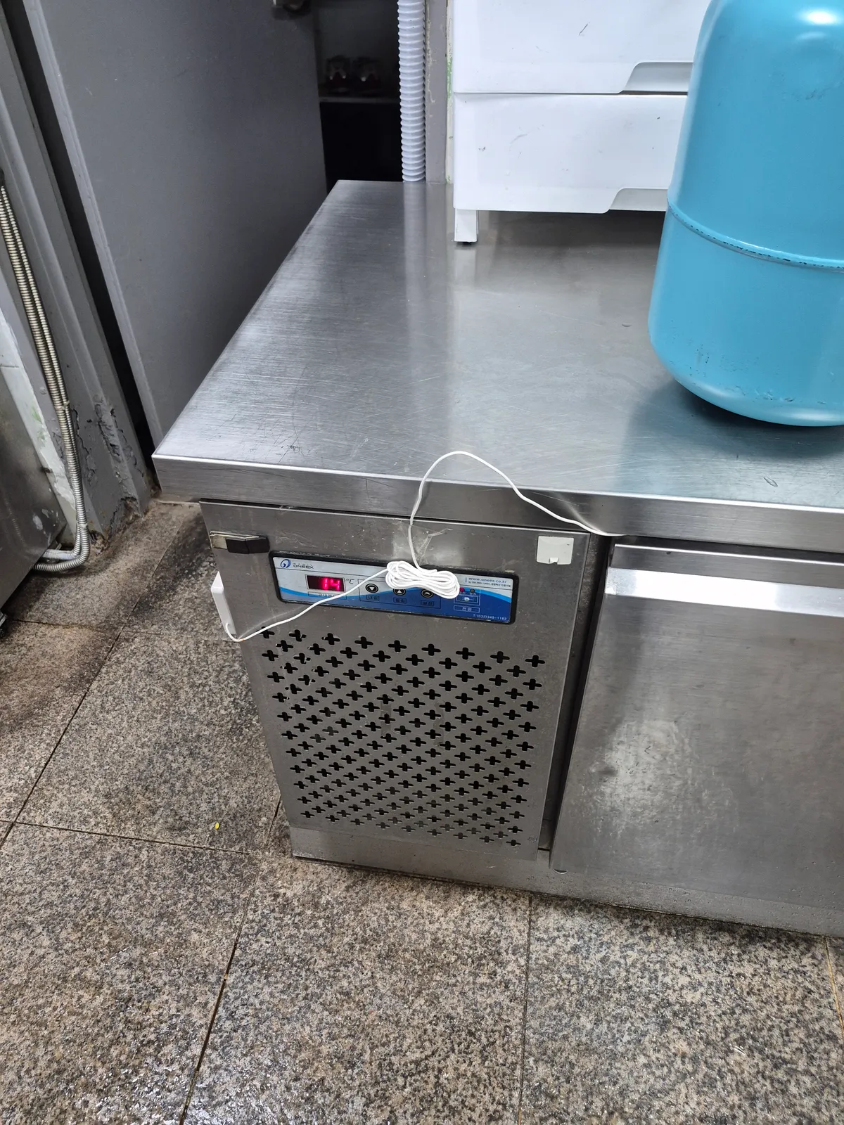 서울 대학교 구내식당 테이블냉장고 컨트롤 부품 교체, 냉매 보충 1번째 사진