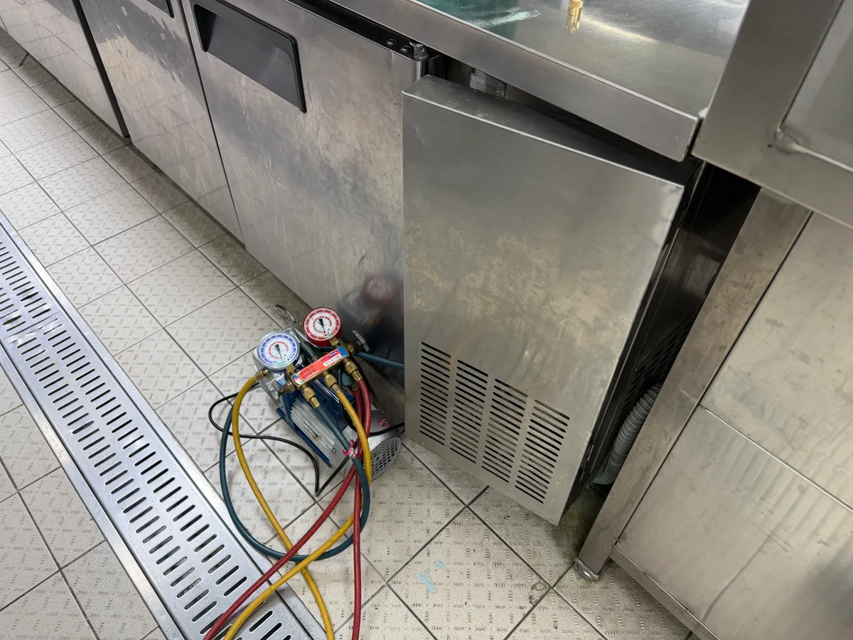 테마파크 식당 테이블냉장고 콤프 교체 7번째 사진