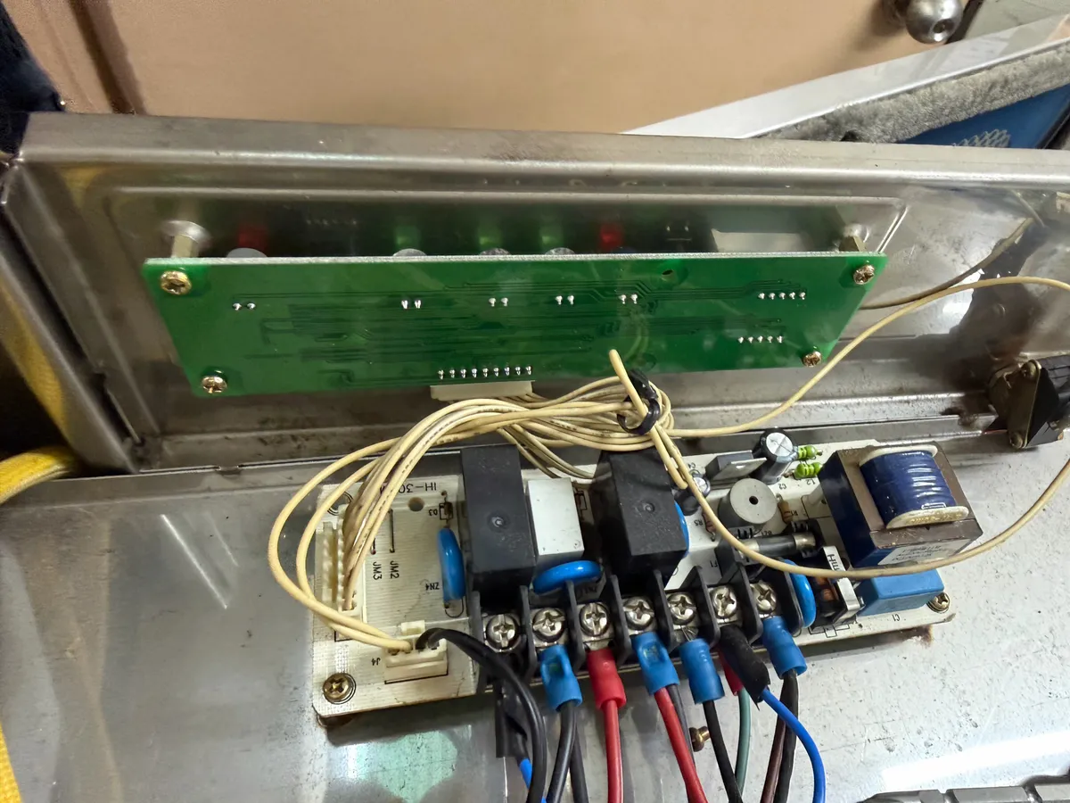 베이커리 자외선 소독고 프론트 PCB 교체, 명판 교체 5번째 사진