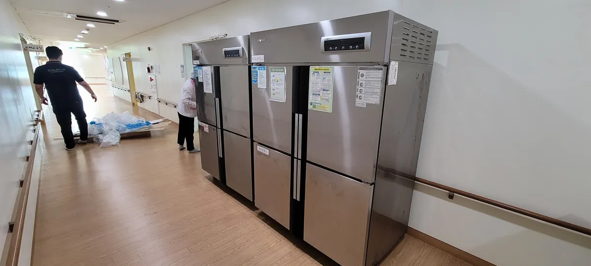 [경기 수원] 대기업 내 어린이집 라셀르 45박스 간냉식 냉장고 납품 — 012