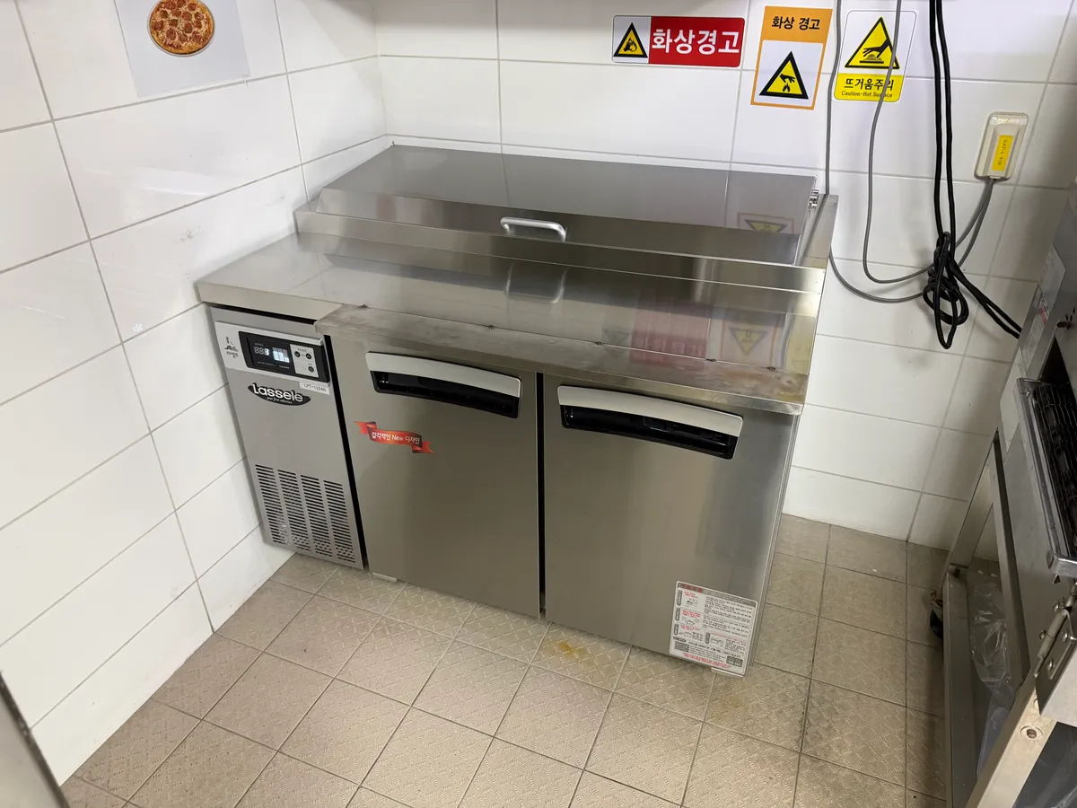테마파크 식당 토핑 테이블냉장고(간냉식) 교체 7번째 사진