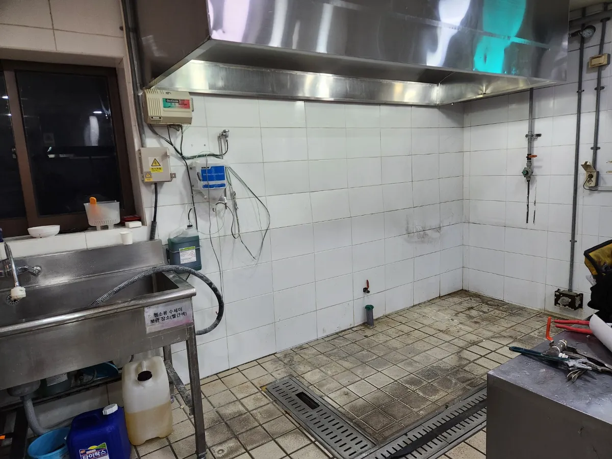 골프클럽 사원식당 세척실 식기세척기·부스터·작업대 설치, 기존 설비 철거 14번째 사진
