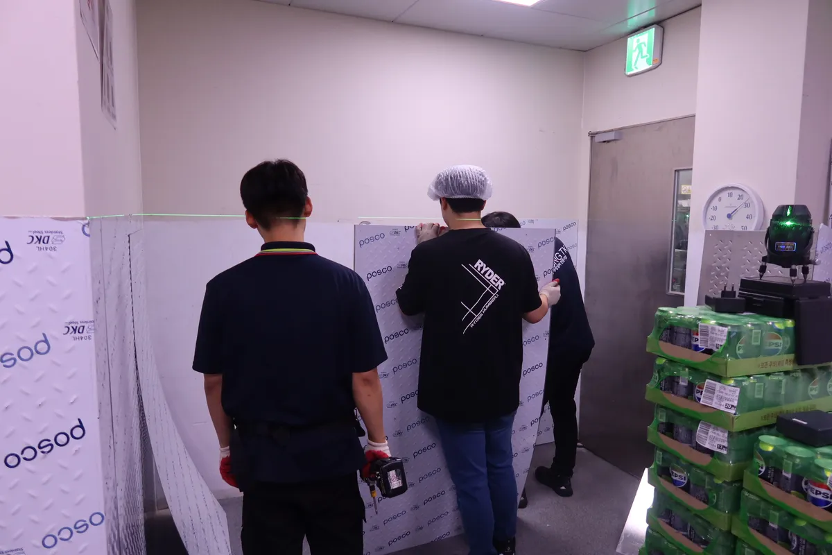 구내식당 창고 벽보호대(스텐 보호판) 설치 2번째 사진
